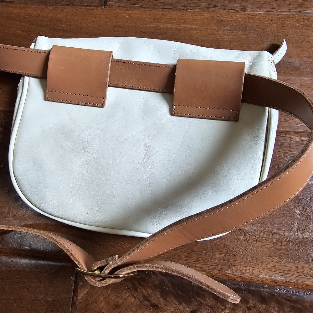 Clare V. Fannypack - Picture 3 of 7
